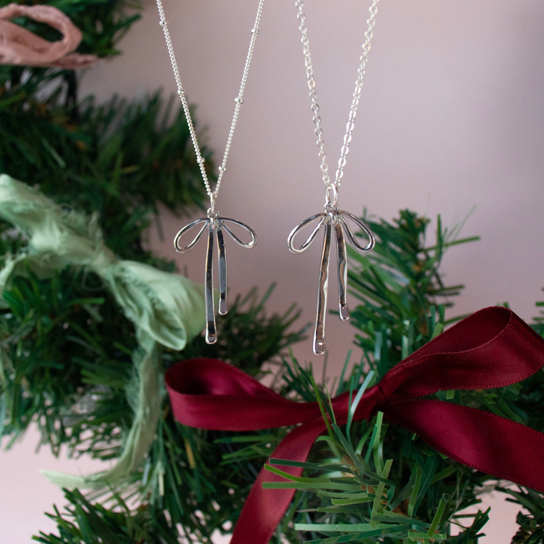 Bow Necklace