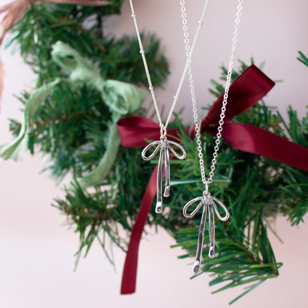 Bow Necklace