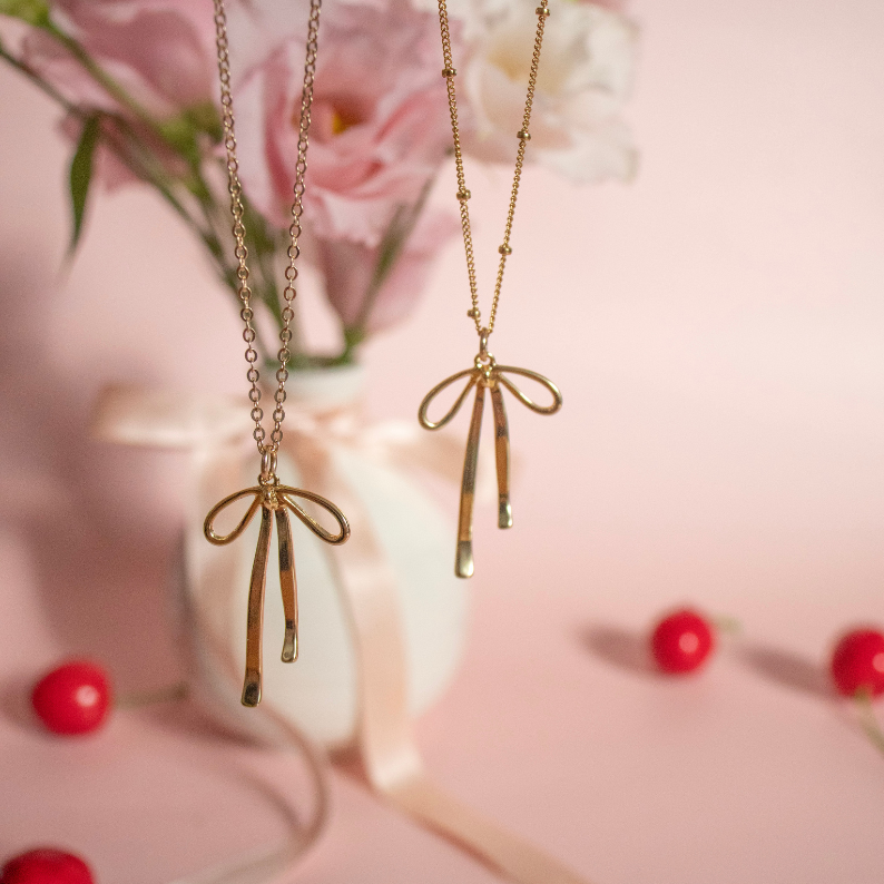 Bow Necklace