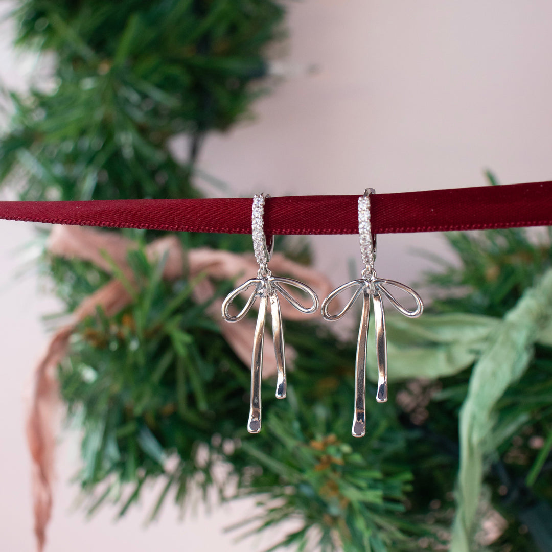 Boucles d'oreilles à nœud CZ