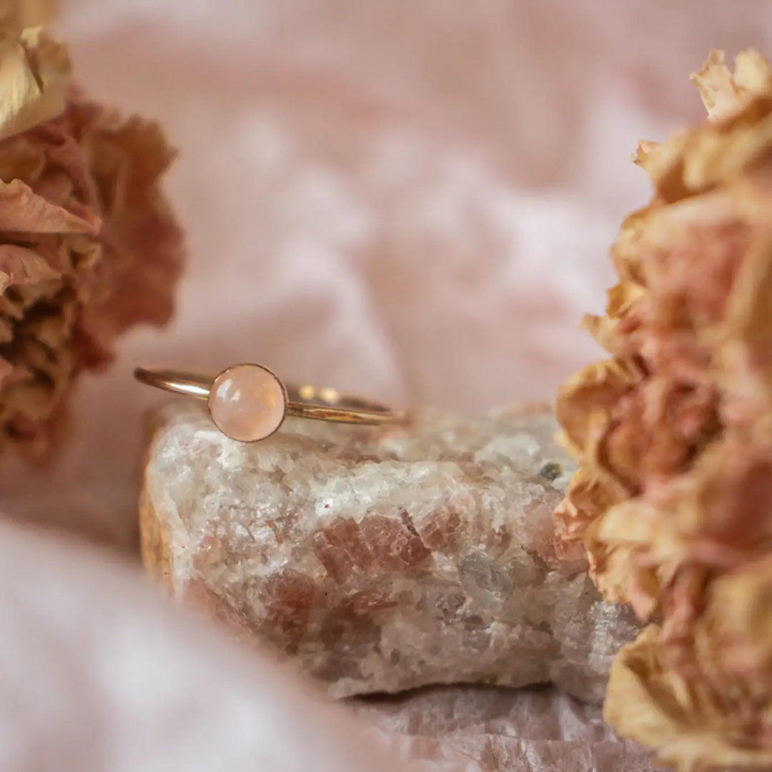 Anneau de pierres précieuses de quartz rose