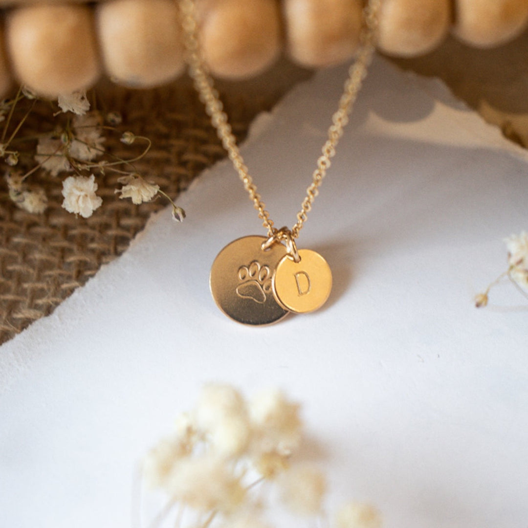 Collier avec empreinte de patte et initiale