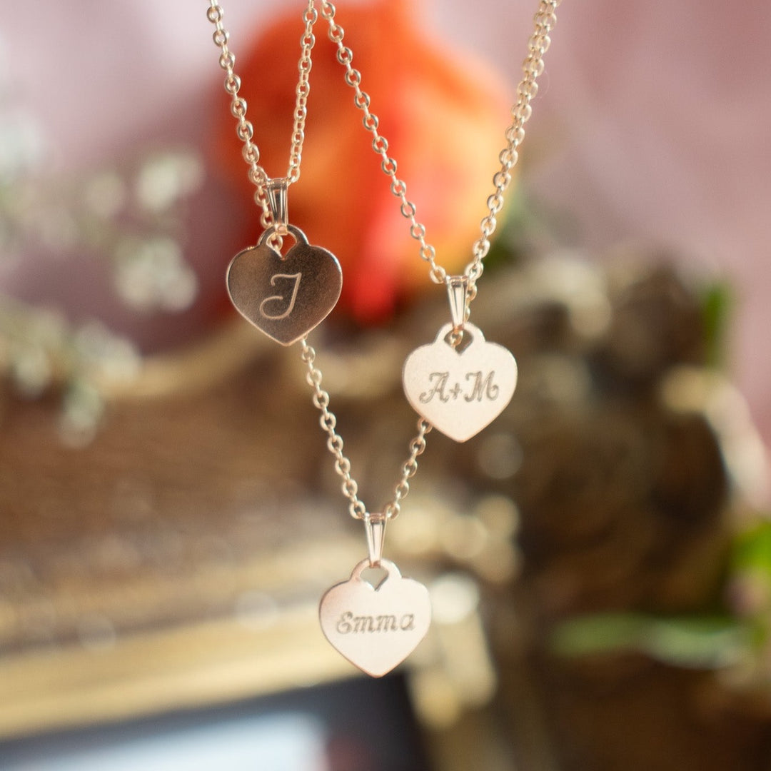 Collier disque coeur gravé en or