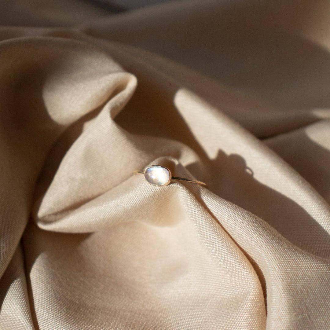 Anneau de pierres précieuses ovales