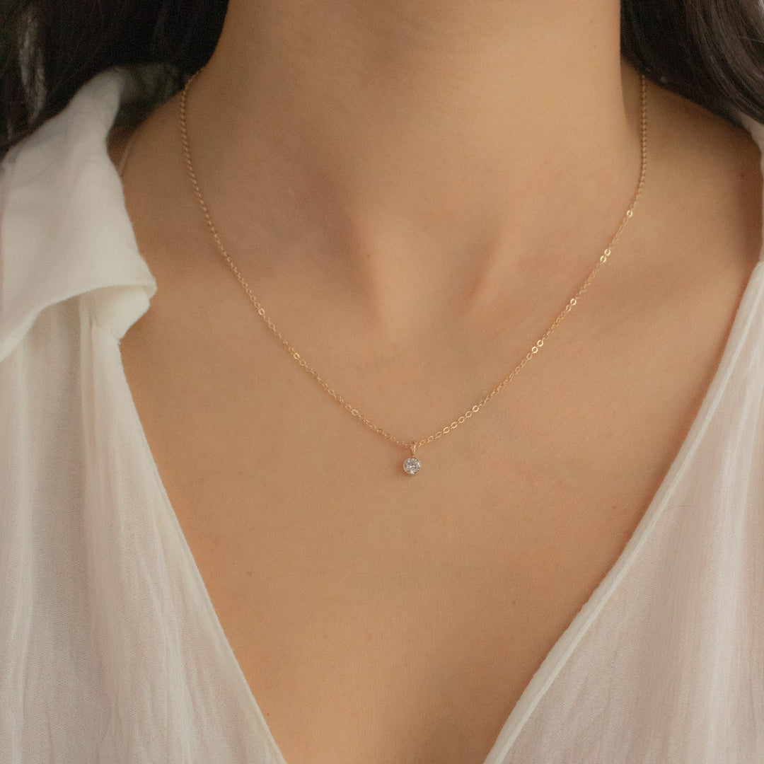 Collier avec pierre de naissance