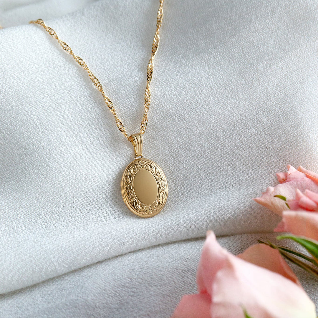 Filigree Frame Oval Locket