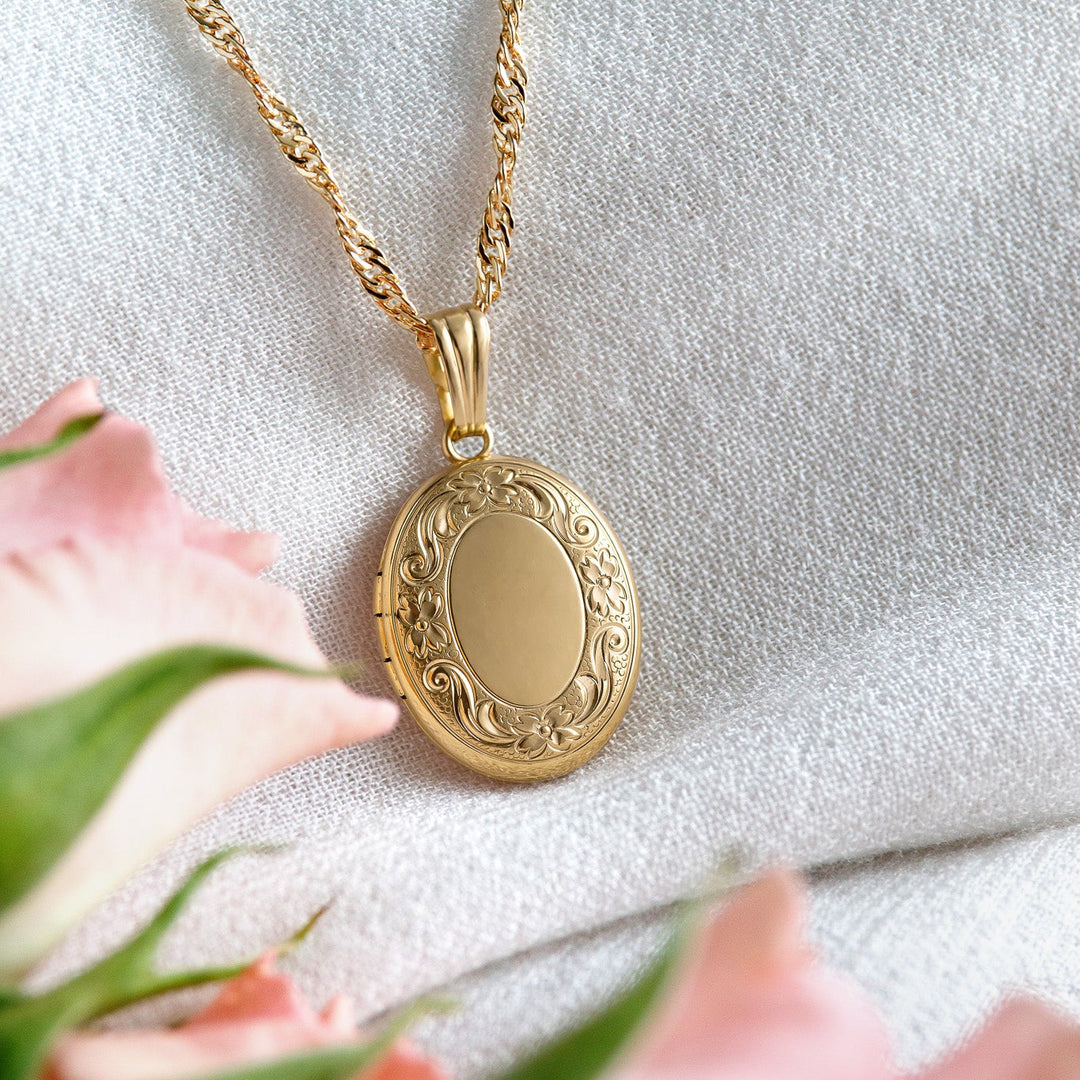 Filigree Frame Oval Locket