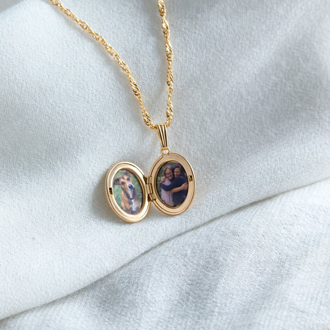 Filigree Frame Oval Locket