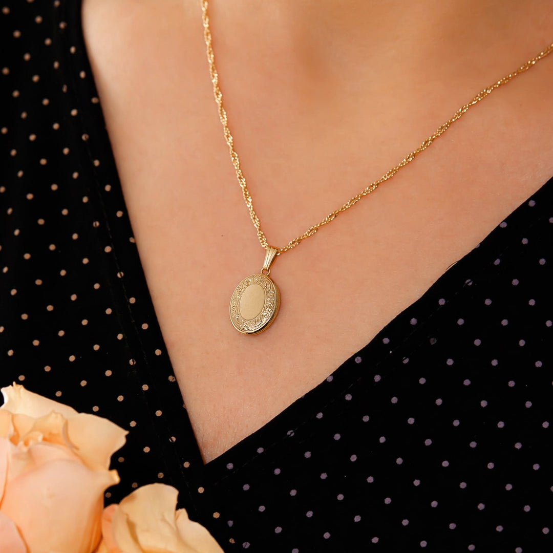 Filigree Frame Oval Locket