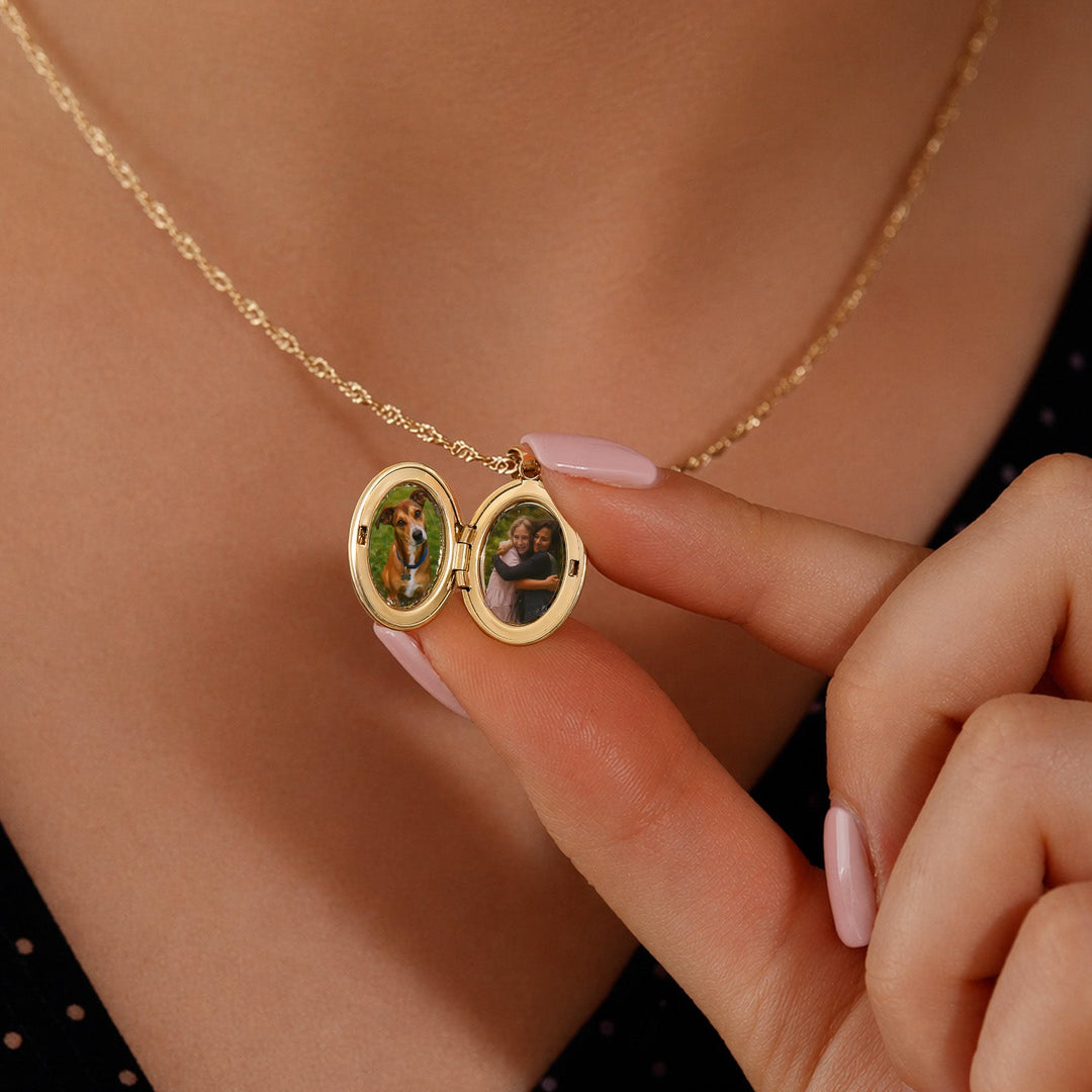 Filigree Frame Oval Locket