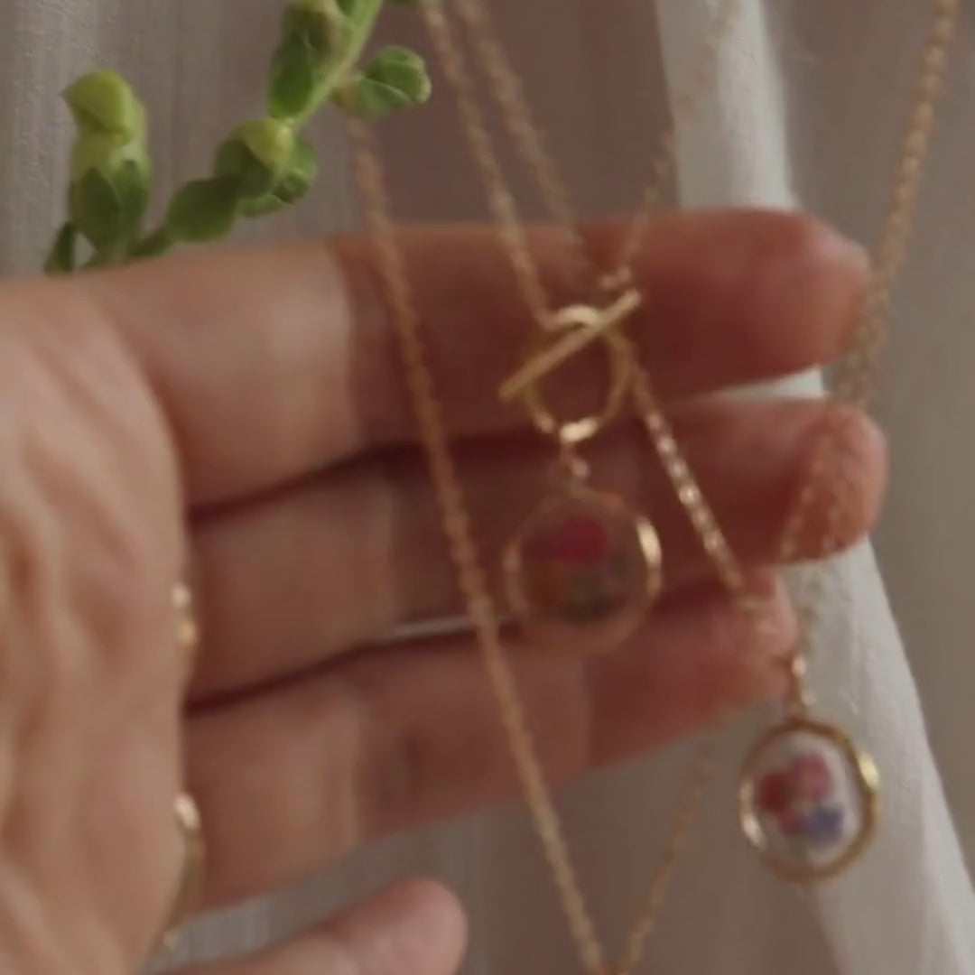 Family Birth Flower Bouquet Toggle Necklace