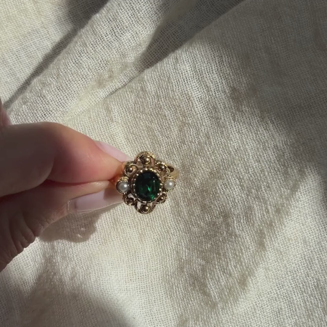 Vintage Avon Versailles Faux Emerald & Pearl Ring