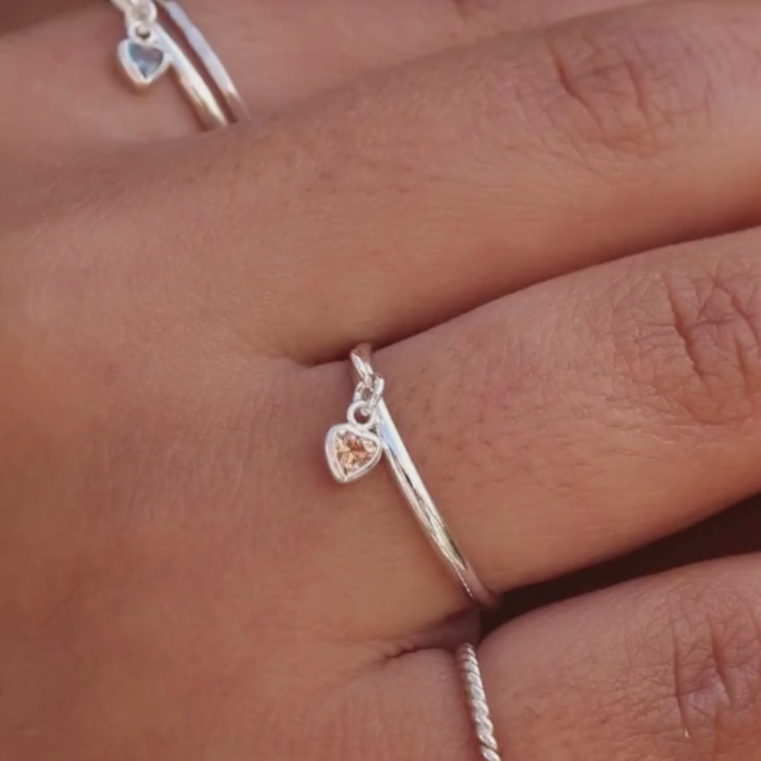 Bague en or avec pierre de naissance