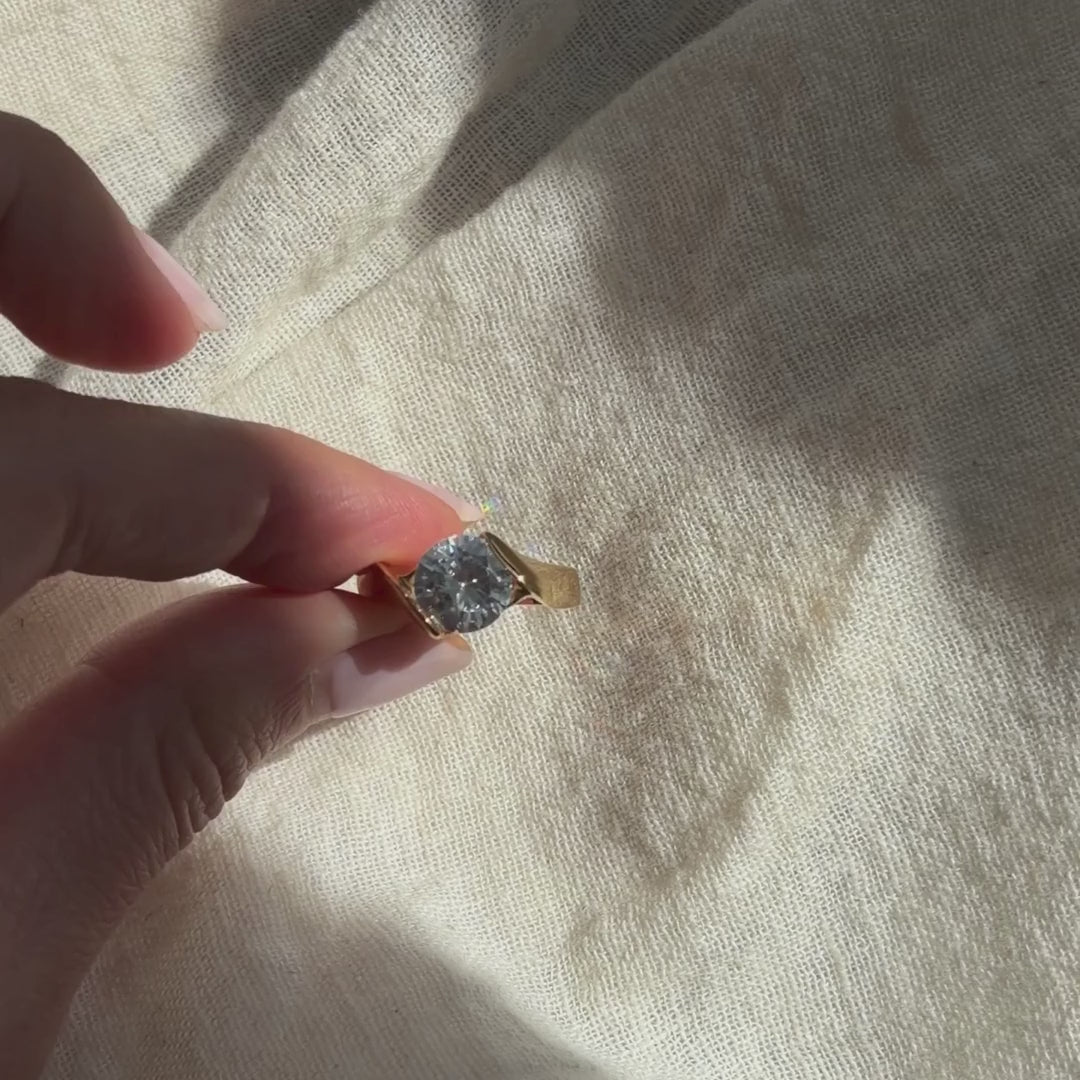 Vintage Avon Solitaire Ring