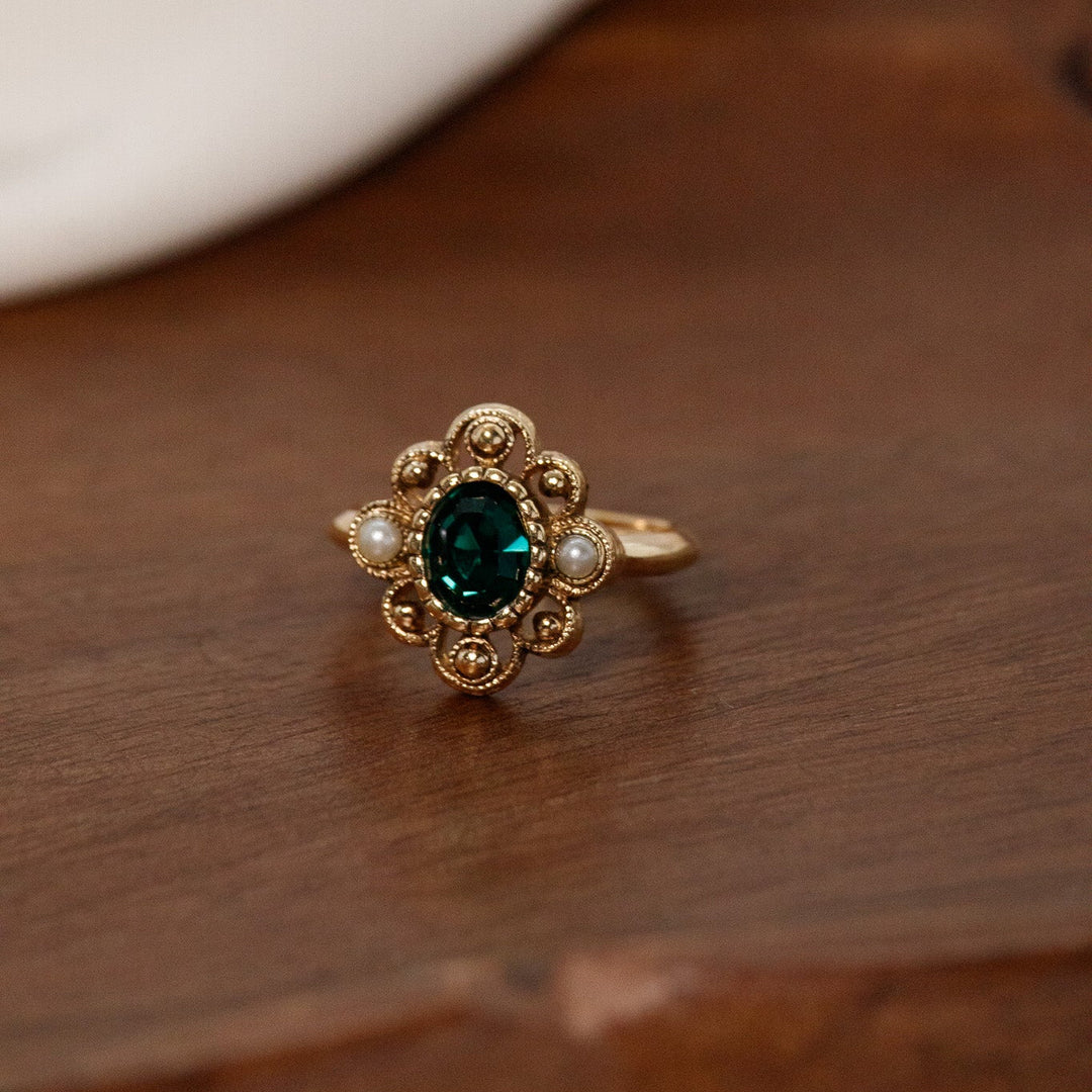 Vintage Avon Versailles Faux Emerald & Pearl Ring