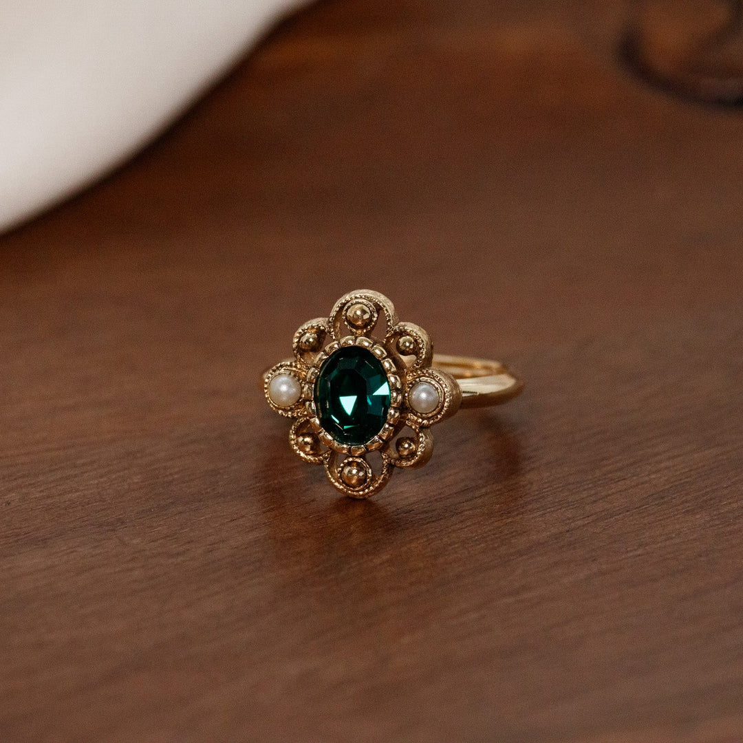 Vintage Avon Versailles Faux Emerald & Pearl Ring