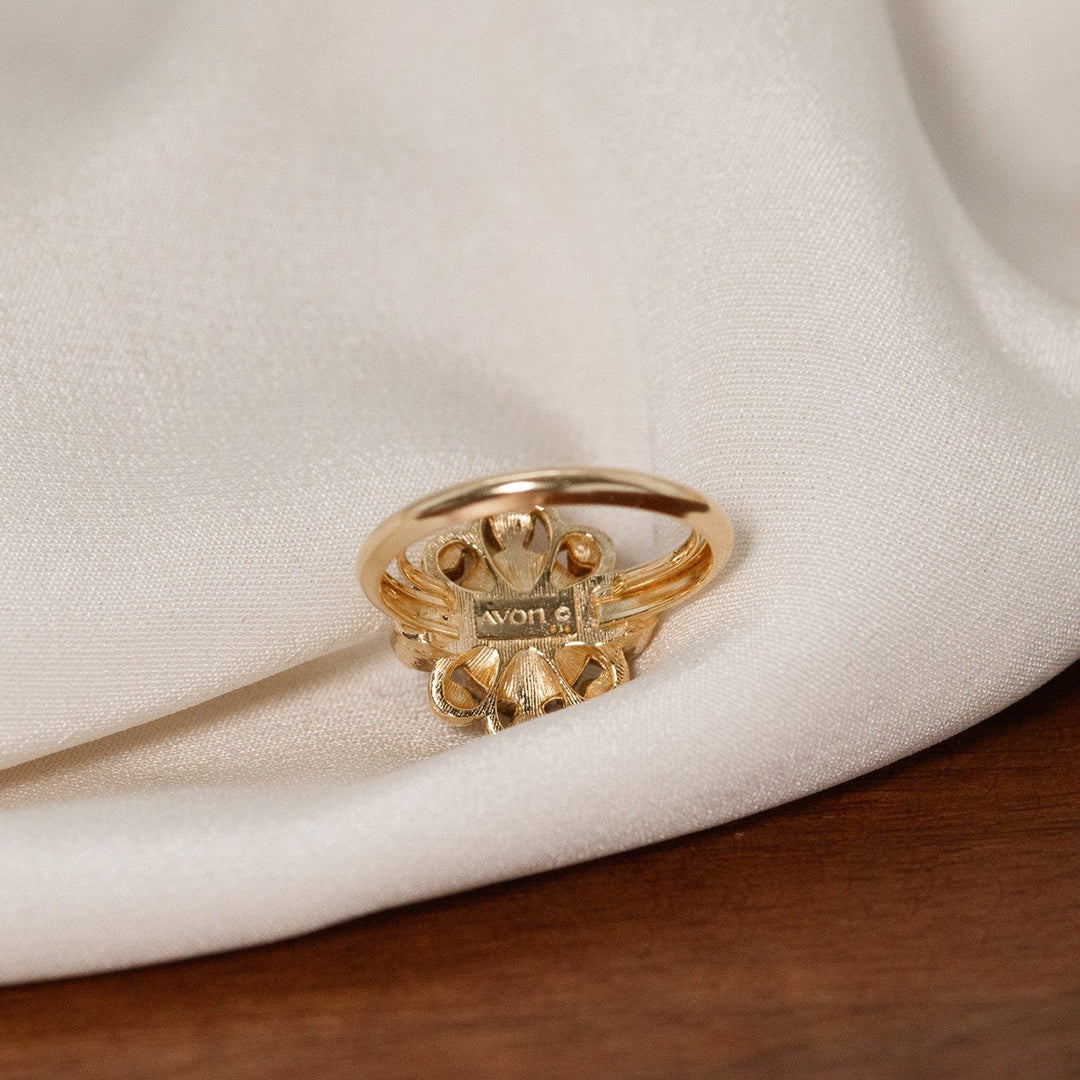 Vintage Avon Versailles Faux Emerald & Pearl Ring