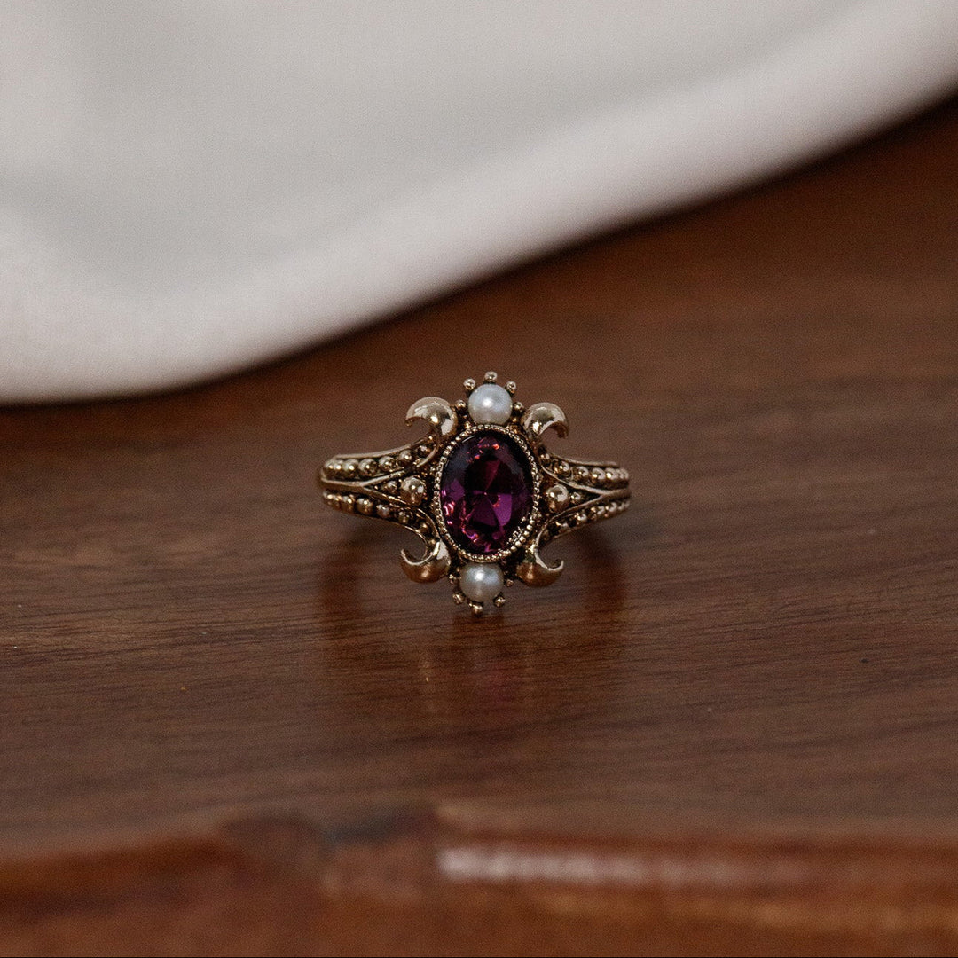 Vintage Avon Queensbury Faux Amethyst & Pearl Ring