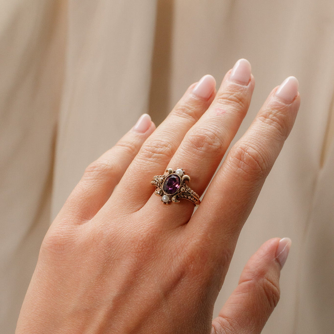 Vintage Avon Queensbury Faux Amethyst & Pearl Ring