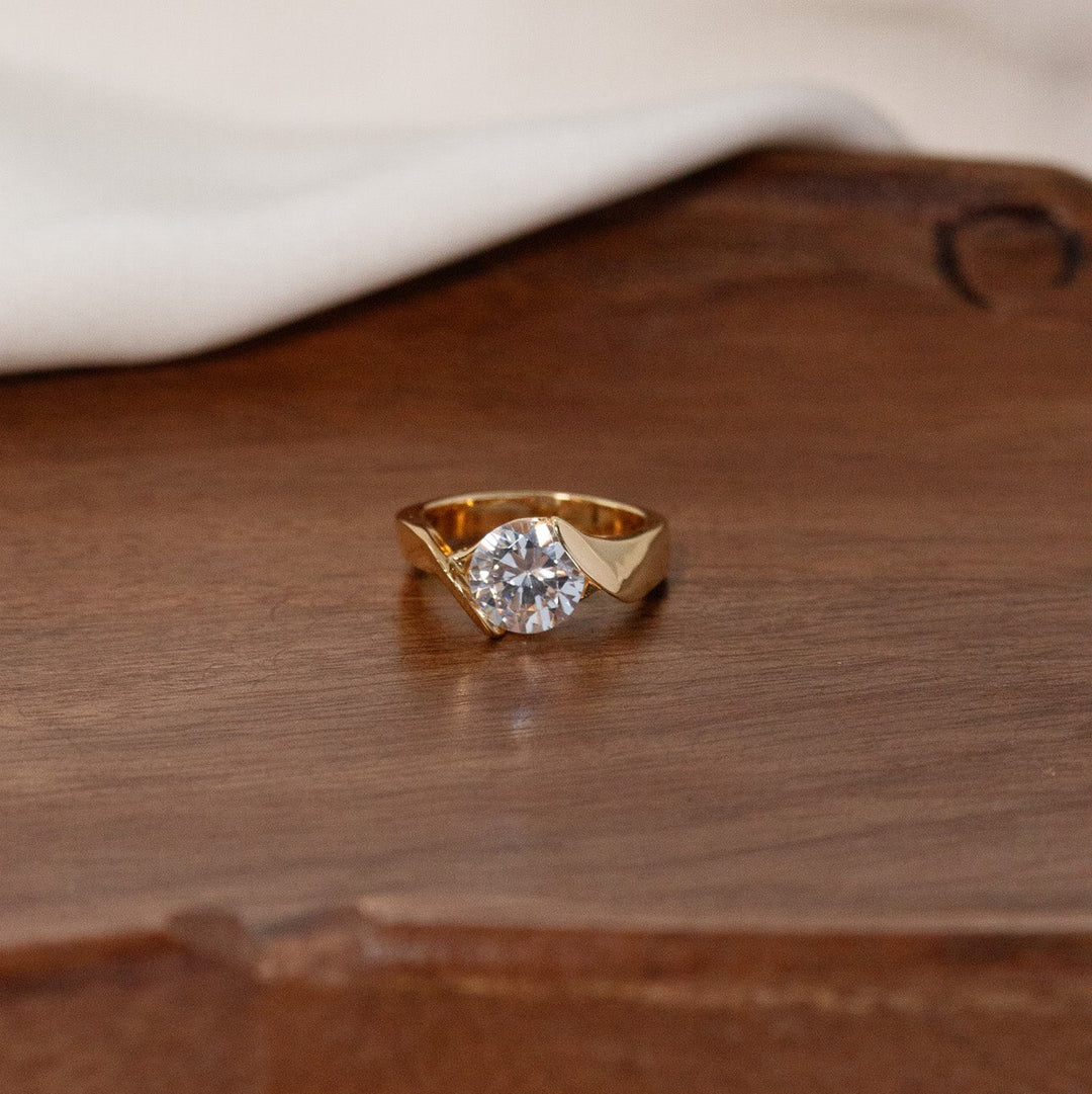 Vintage Avon Solitaire Ring