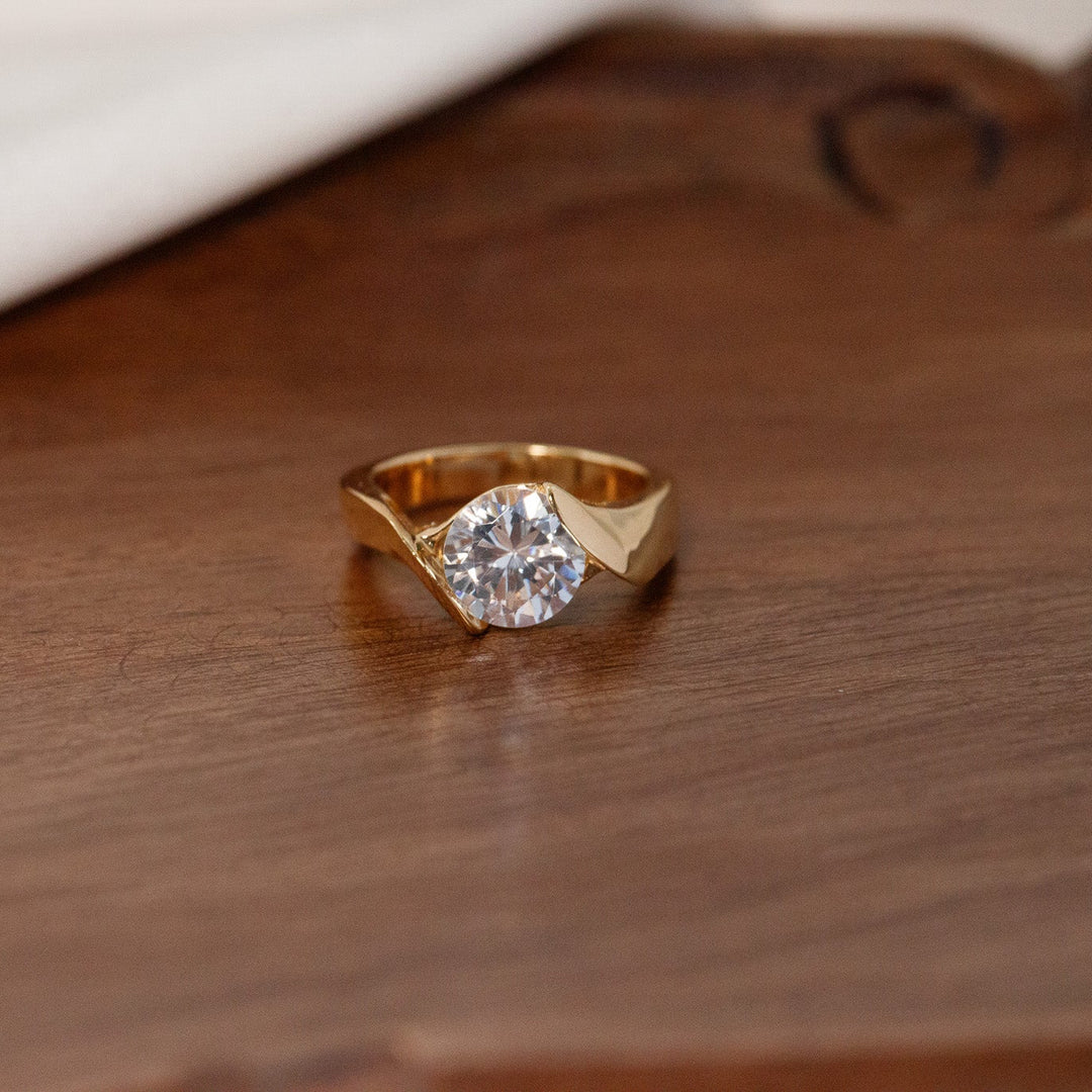 Vintage Avon Solitaire Ring