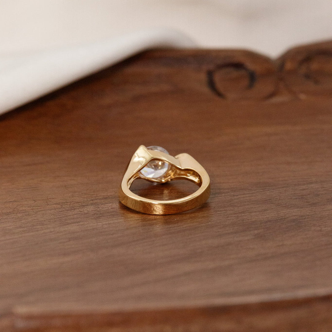 Vintage Avon Solitaire Ring