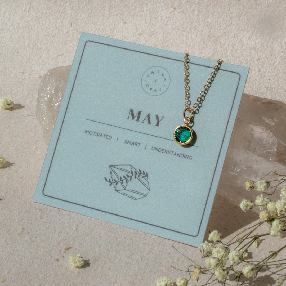 Collier avec pierre de naissance