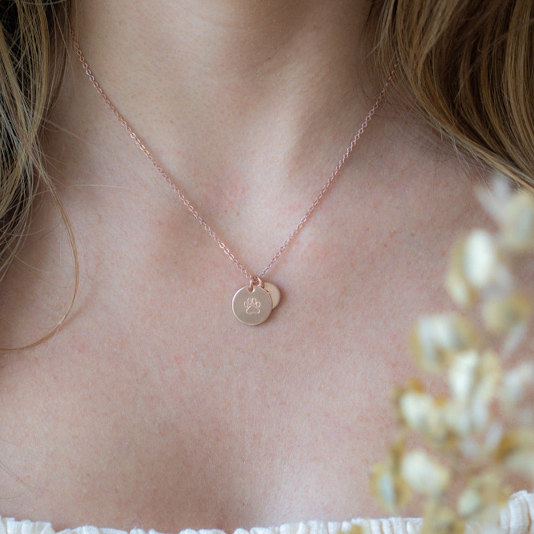 Collier avec empreinte de patte et initiale