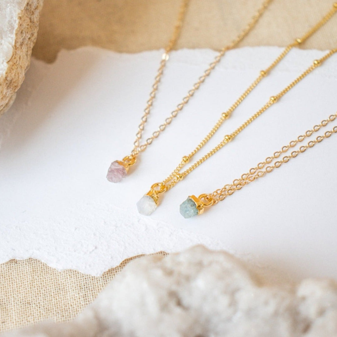 Petit collier en cristal brut