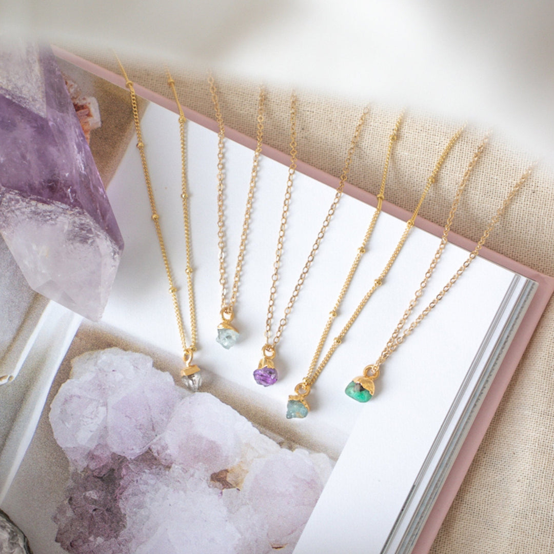 Petit collier en cristal brut