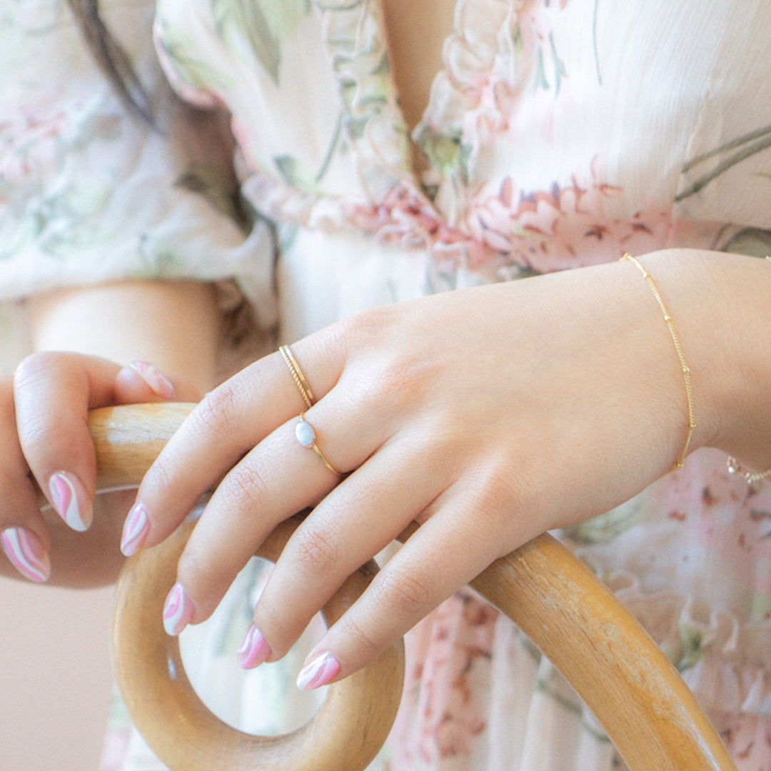 Bague ovale en opale